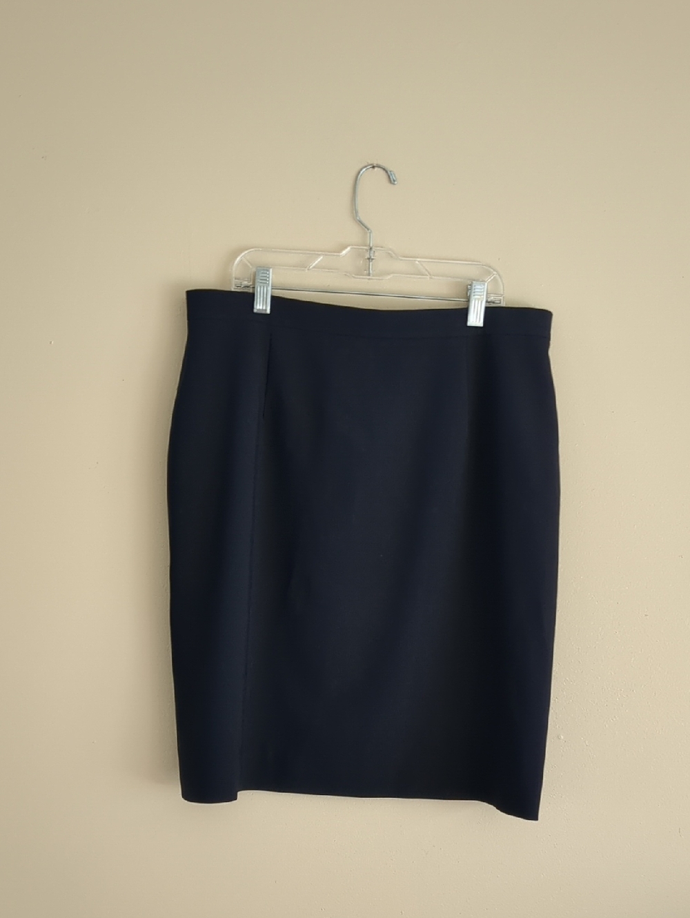 Size 14 Jones New York Platinum Pencil Skirt